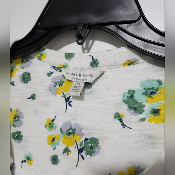 LUCKY BRAND Floral Short Sleeve Shirt Size Medium Vneck - Picture 4 of 5